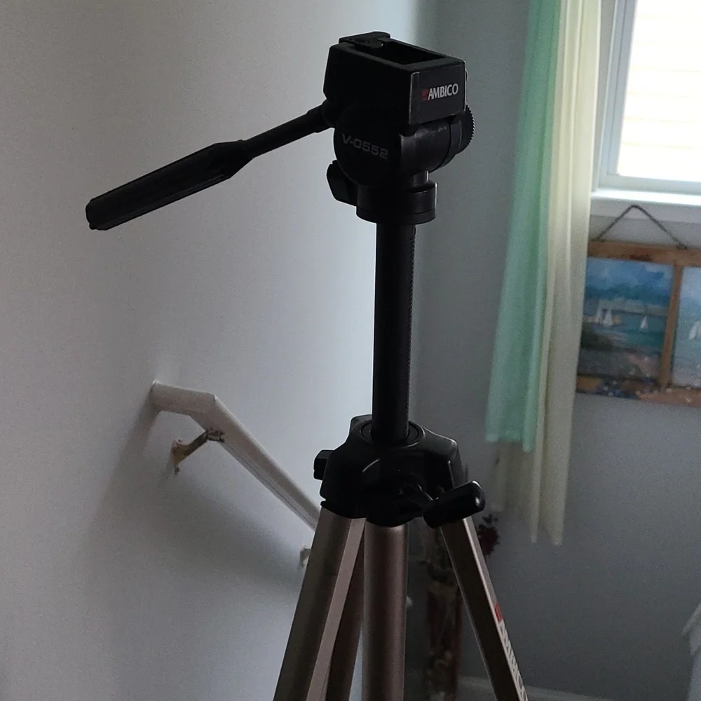 Ambico Tripod with Extendable Legs and Pan-and-Tilt Head for Cameras